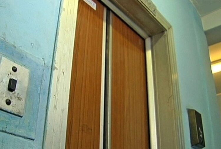 Guvernul lansează un program-pilot pentru înlocuirea a 40 de ascensoare. Câte vor fi modernizate la Bălți