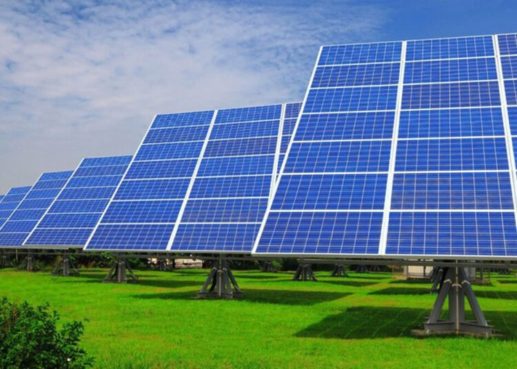 România va construi cel mai mare parc fotovoltaic din Europa în valoare de 1 miliard de euro
