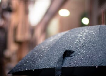 METEO // Ploi slabe în nordul țării și cer noros la centru și sud