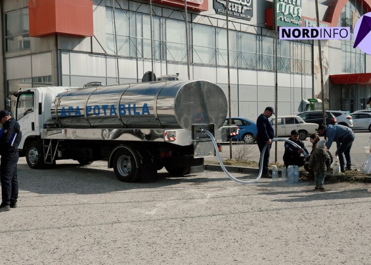 VIDEO // Bălțiul e însetat: orașul primește zeci de cisterne cu apă tehnică și potabilă