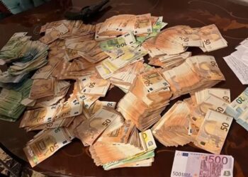 VIDEO // Femeie din Sîngerei, reținută după un furt de peste un milion de lei dintr-un apartament din Chișinău