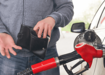 Carburanții se scumpesc din nou. ANRE a publicat prețurile pentru următoarele trei zile