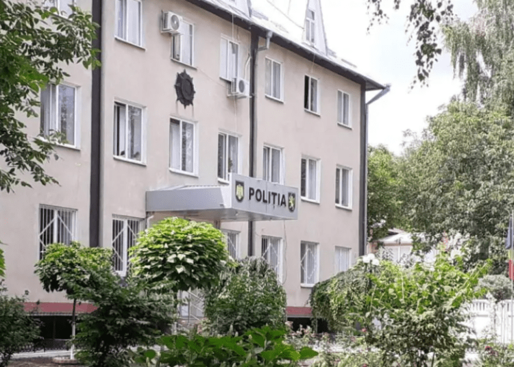 VIDEO // Droguri ascunse lângă un liceu din Drochia. O femeie din Bălți, prinsă în flagrant