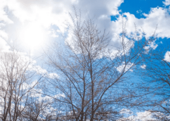 METEO // Cer noros în mai multe regiuni ale țării. Câte grade vor fi astăzi  