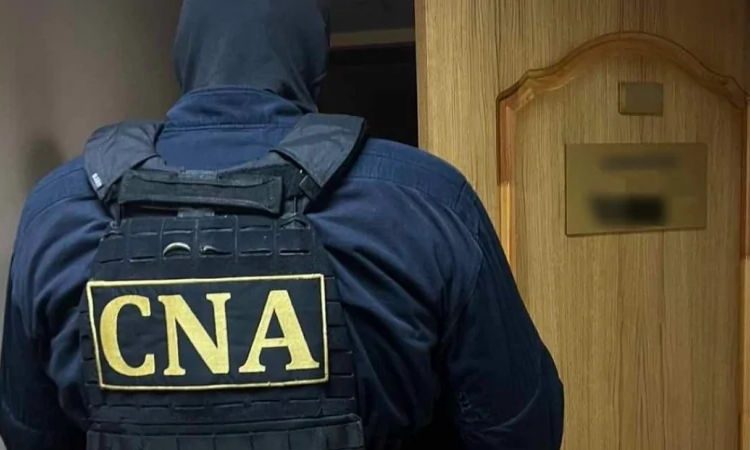 Percheziții la IP Botanica într-un dosar de corupție: conducerea inspectoratului, suspendată din funcție