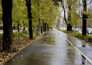 METEO // Cer noros și ploi slabe. Câte grade vor fi astăzi