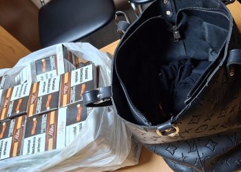 O femeie de 61 de ani, prinsă la vama din Otaci cu țigări ascunse pe corp