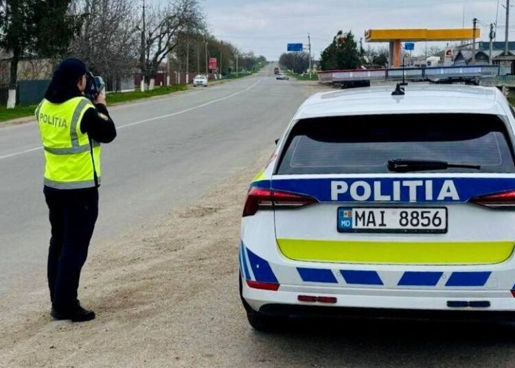 Trafic intens pe drumurile din țară înainte de Paște: peste 100 de șoferi prinși cu viteză excesivă