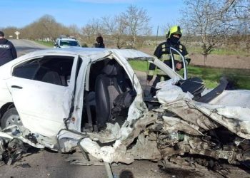 Водитель погиб после того, как врезался в дерево в Бричанском районе