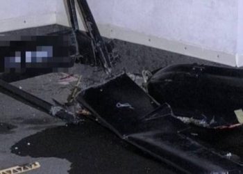 FOTO // Obiect asemănător unei drone, a căzut pe acoperișul unui bloc din centrul Chișinăului