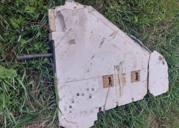 FOTO // Obiect asemănător unei drone, depistat pe un câmp din raionul Telenești