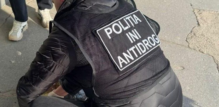 VIDEO // Un tânăr din Bălți, reținut pentru trafic internațional de „sare”