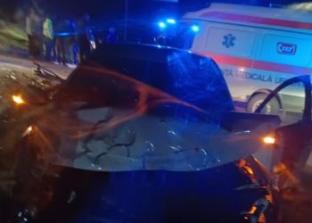 FOTO // Accident grav lângă Hrușova: bărbat descarcerat de salvatori după ce a rămas blocat în automobil
