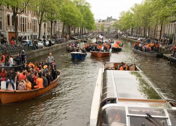 Olanda sărbătorește Ziua Regelui: orașele se îmbracă în portocaliu și prind viață