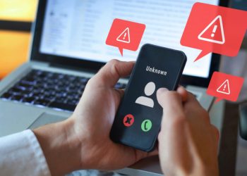 Noi tentative de înșelăciune. Escrocii sună și se prezintă drept ofițeri ai SIS