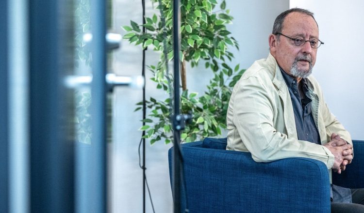 Celebrul actor francez Jean Reno a lansat un roman despre copiii ucraineni răpiți de Rusia