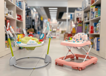 Ходунки или прыгунки — что полезнее для развития?