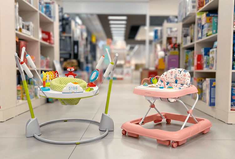 Ходунки или прыгунки — что полезнее для развития?