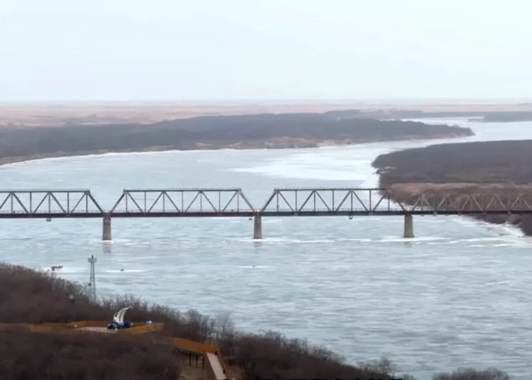 Rusia și Coreea de Nord inaugurează primul lor pod rutier: circulația va fi deschisă în această vară