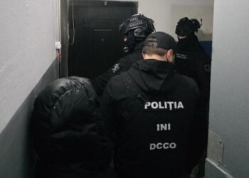 VIDEO // Peste 40 de suspecți, vizați într-o amplă operațiune anti-criminalitate