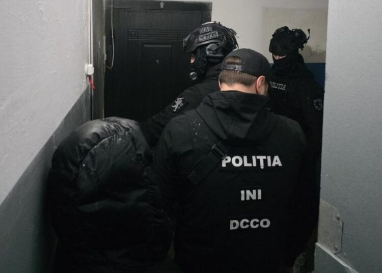VIDEO // Peste 40 de suspecți, vizați într-o amplă operațiune anti-criminalitate