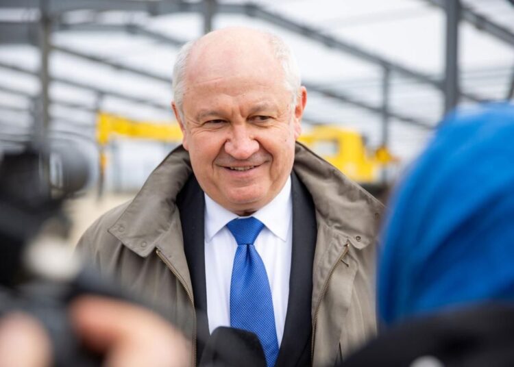 Premierul Alexandru Munteanu inspectează proiectele din raionul Ocnița