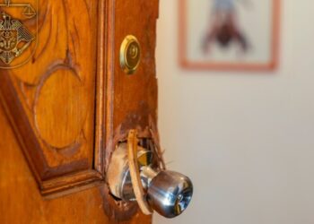 Tâlhărie violentă la Durlești: doi bărbați condamnați la ani grei de închisoare