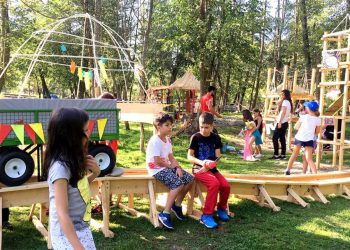 Aprobat de Guvern: crește lista beneficiarilor de foi gratuite în taberele de vară pentru copii