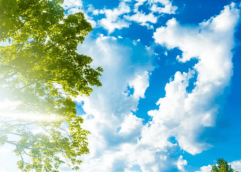 METEO // Cer variabil și temperaturi înalte. Câte grade vor fi astăzi