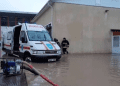Salvatorii și autoritățile continuă intervențiile în zonele afectate de ploile abundente