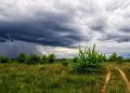 METEO // Cer noros și ploi în nordul țării în prima zi de vară