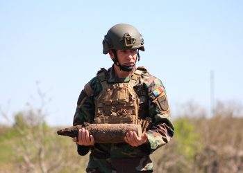 VIDEO // Proiectil de artilerie din Al Doilea Război Mondial, neutralizat de geniști în raionul Rîșcani