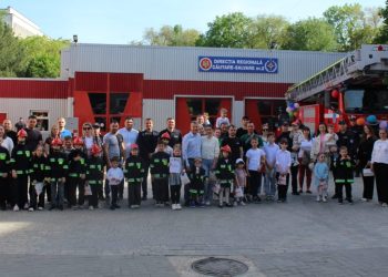 FOTO // Ziua Internațională a Familiei, sărbătorită de salvatorii și pompierii din Bălți: „Familia rămâne una dintre cele mai importante surse de echilibru”