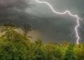 METEO // Ploi cu descărcări electrice în mai multe regiuni din țară