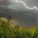 METEO // Ploi cu descărcări electrice în mai multe regiuni din țară