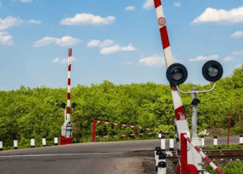 Accident feroviar pe calea ferată Ocnița–Vălcineț: un automobil a fost lovit de tren
