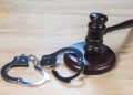 Și-a ucis tatăl cu un topor. Un bărbat, condamnat la ani grei de închisoare