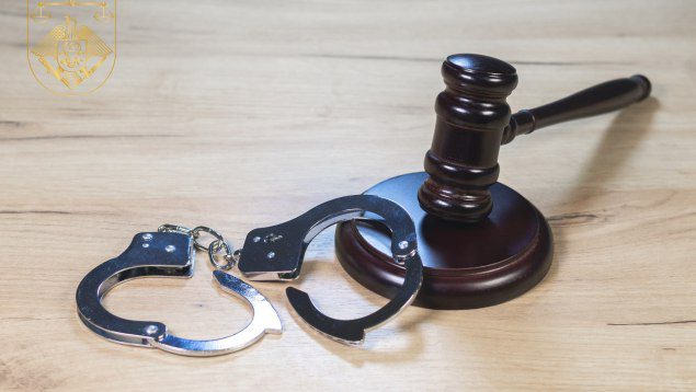 Și-a ucis tatăl cu un topor. Un bărbat, condamnat la ani grei de închisoare