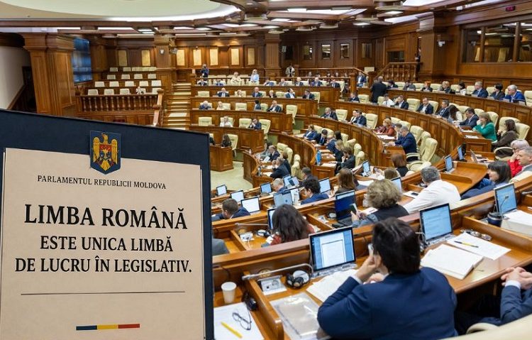 Parlamentul schimbă regulile jocului: limba română devine unica limbă de lucru în Legislativ