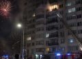 VIDEO // Incendiu într-un apartament din Chișinău, provocat de focuri de artificii. Două persoane au fost reținute