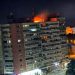 VIDEO // O dronă a lovit un bloc cu 10 etaje din Galați, provocând o explozie și un incendiu. Două persoane au fost rănite