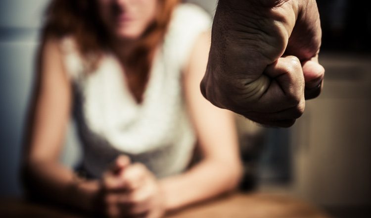Bărbat din Fălești, trimis în judecată pentru omor și violență în familie