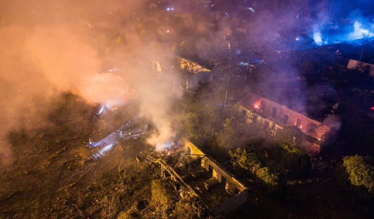 Explozie la o fabrică de artificii din China: 21 de morți și 61 de răniți