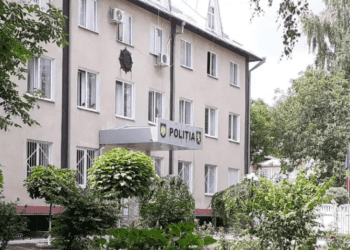 VIDEO // Bărbat din Drochia, arestat pentru 30 de zile, suspectat de jaf și tâlhărie