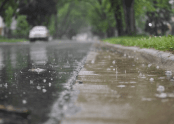 METEO // Ploi pe întreg teritoriul țării. Câte grade vor fi astăzi