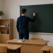 Un profesor debutant ar fi fost agresat de părintele unui elev chiar în sala de clasă. MEC a sesizat poliția