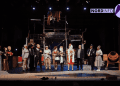 VIDEO // Corupție, minciună, haos și mult umor: „Revizorul” are premieră pe scena teatrului din Bălți