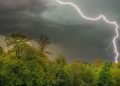Weekend ploios. Meteorologii au anunțat Cod Galben de ploi cu grindină și descărcări electrice