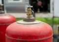 Explozie provocată de o butelie de gaz la Băcioi. Un bărbat a murit, iar altul a fost rănit