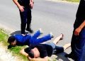 VIDEO // Doi bărbați, reținuți la Rezina după ce au încercat să ridice 320.000 de lei obținuți prin escrocherie